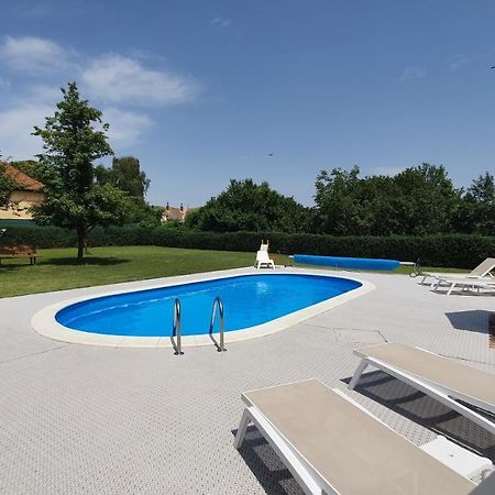 Villa Mons Aureus Popovac ภายนอก รูปภาพ