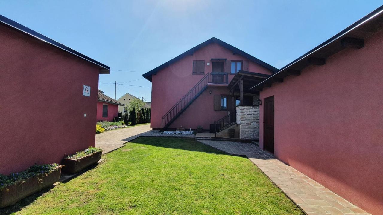 Villa Mons Aureus Popovac ภายนอก รูปภาพ