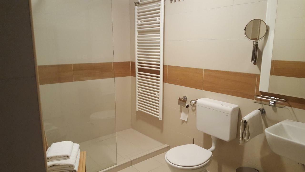 Villa Mons Aureus Popovac ภายนอก รูปภาพ